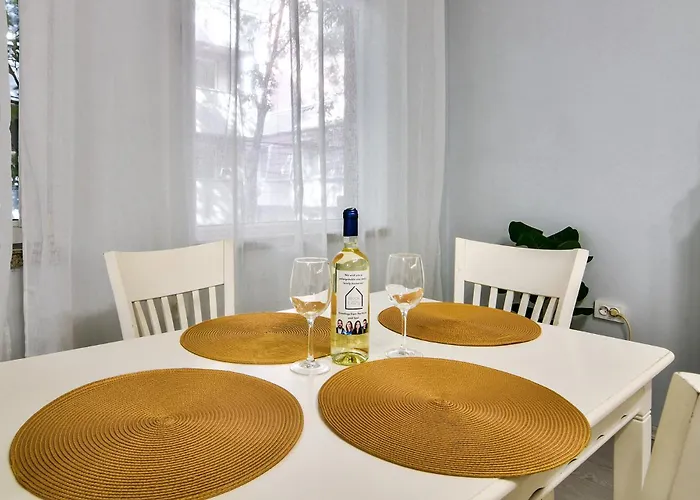 Charming Nest דירה *